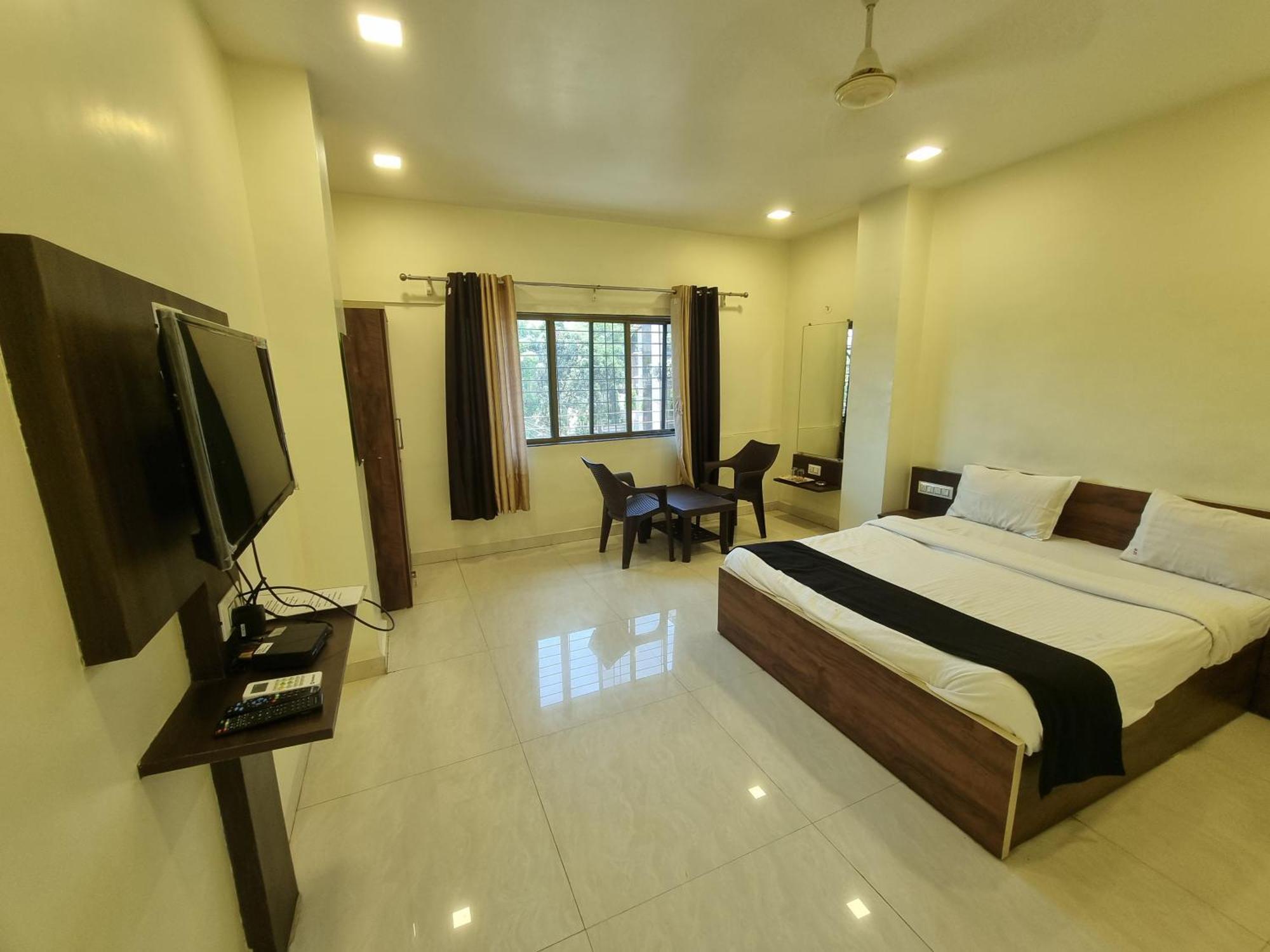 The Living Space Лонавала Экстерьер фото