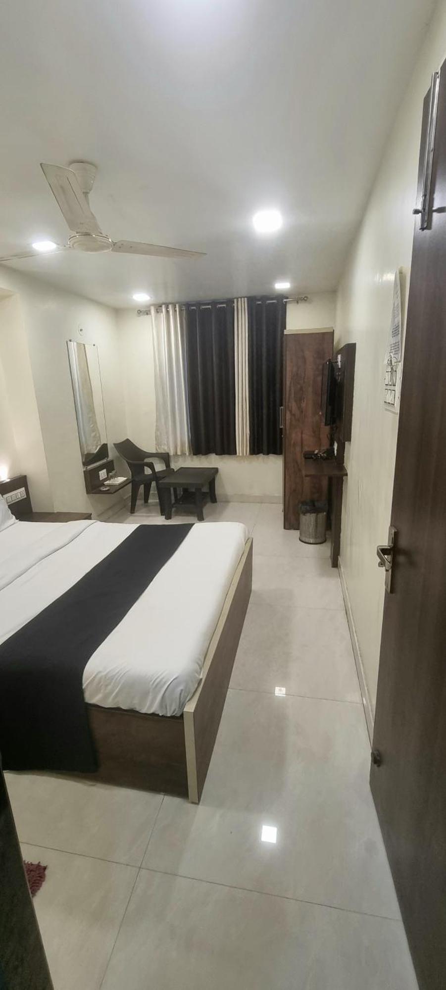 The Living Space Лонавала Экстерьер фото